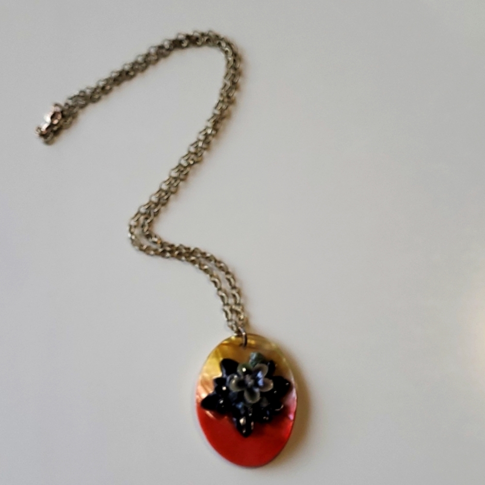 Carved Flower Shell Pendant with Bronze Chain Necklace